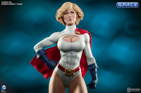 Power Girl Premium Format Figure (DC Comics)