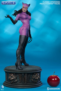 Classic Catwoman Premium Format Figure (DC Comics)