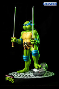 12 Leonardo on Defeated Mouser Statue (Teenage Mutant Ninja Turtles)