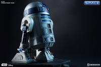 R2-D2 Premium Format Figure (Star Wars)