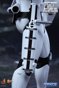 1/6 Scale Finn and First Order Riot Control Stormtrooper Movie Masterpiece Set (Star Wars)