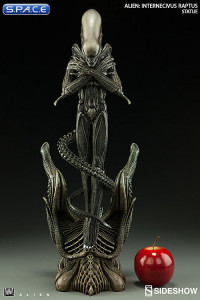 Internecivus Raptus Statue (Alien)