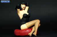 Bettie Statue Pin-Up 06