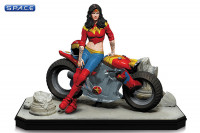 Wonder Woman Statue (Gotham City Garage)