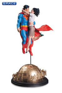 Superman & Lois Lane Designer Statue by Tim Bruckner (DC Comics)