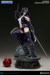 Huntress Premium Format Figure (DC Comics)