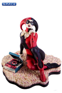 Harley Quinn Waiting for my J Man Statue (DC Comics)