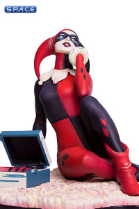 Harley Quinn Waiting for my J Man Statue (DC Comics)