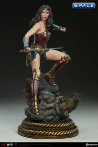 Wonder Woman Premium Format Figure (Batman v Superman: Dawn of Justice)