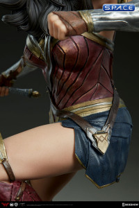 Wonder Woman Premium Format Figure (Batman v Superman: Dawn of Justice)