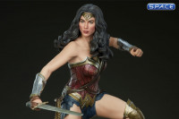 Wonder Woman Premium Format Figure (Batman v Superman: Dawn of Justice)