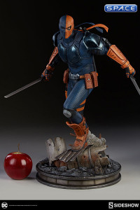 Deathstroke Premium Format Figure (DC Comics)