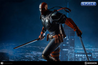 Deathstroke Premium Format Figure (DC Comics)