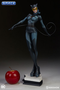 Catwoman Statue from Stanley Artgerm Lau Artist Series (DC Comics)