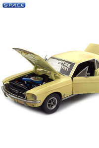 1:18 Scale 1967 Ford Mustang Coupe Sophia Message Car (The Walking Dead)