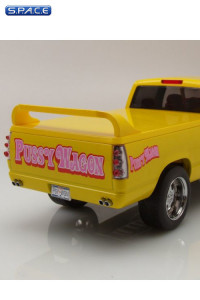 1:18 Scale Chevrolet C-2500 »Pussy Wagon« (Kill Bill)