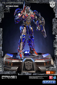 Optimus Prime Statue (Transformers: The Last Knight)