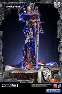 Optimus Prime Statue (Transformers: The Last Knight)