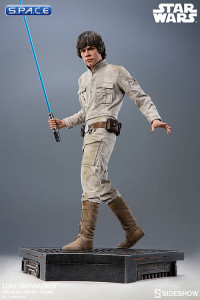 Luke Skywalker Premium Format Figure (Star Wars)