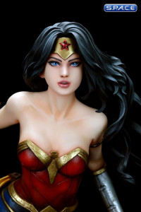 Wonder Woman PVC Statue by Luis Royo (Fantasy Figure Gallery)