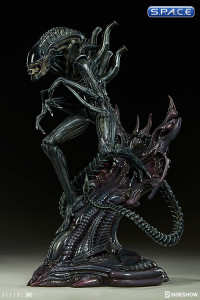 Alien Warrior Statue (Aliens)