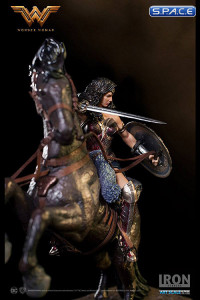 1/10 Scale Wonder Woman Deluxe Statue (Wonder Woman)