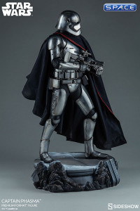 Captain Phasma Premium Format Figure (Star Wars - The Force Awakens)