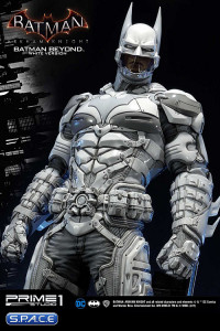 1/3 Scale Batman Beyond white Version Museum Masterline Statue (Batman: Arkham Knight)
