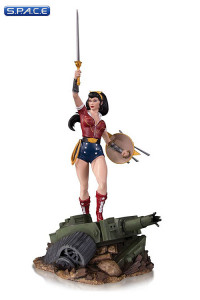 Wonder Woman Deluxe Statue (DC Comics Bombshells)