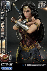 1/3 Scale Wonder Woman Premium Bust (Justice League)