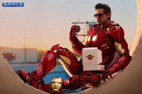 1/6 Scale Suit-Up Gantry with Iron Man Mark IV Movie Masterpiece MMS462D22 (Iron Man 2)