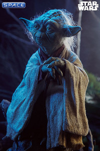 Yoda Legendary Scale Figure (Star Wars)