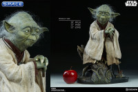 Yoda Legendary Scale Figure (Star Wars)