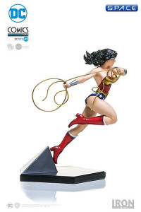 1/10 Scale Wonder Woman Art Scale Statue by Ivan Reis (DC Comics)