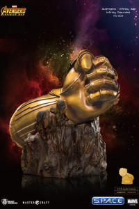 Infinity Gauntlet Master Craft Replica Previews Exclusive (Avengers: Infinity War)