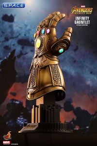 1/4 Scale Infinity Gauntlet Replica (Avengers: Infinity War)