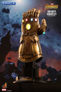 1/4 Scale Infinity Gauntlet Replica (Avengers: Infinity War)