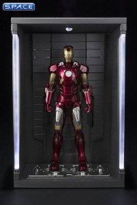 S.H.Figuarts Iron Man Mark VII & Hall of Armor Set (Iron Man 3)