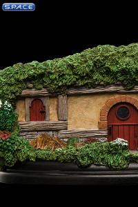 34 Lakeside Hobbit Hole (The Hobbit: An Unexpected Journey)