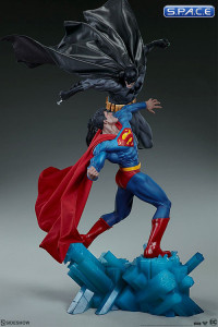 Batman vs. Superman Diorama (DC Comics)