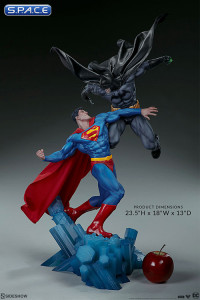 Batman vs. Superman Diorama (DC Comics)
