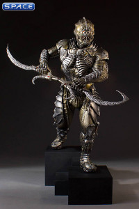 1/8 Scale Klingon Torchbearer Collectors Gallery Statue (Star Trek Discovery)