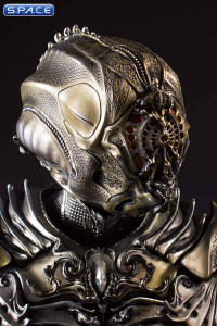 1/8 Scale Klingon Torchbearer Collectors Gallery Statue (Star Trek Discovery)