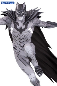 Batman Statue by Kenneth Rocafort (Batman Black and White)