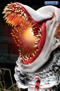 2017 Light-Up Open Mouth Pennywise Deformed Real Series Vinyl Statue (Stephen Kings It)