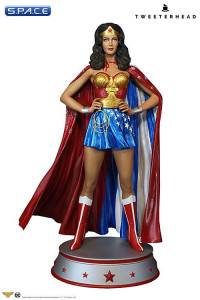 Wonder Woman Maquette - Cape Variant (DC Comics)