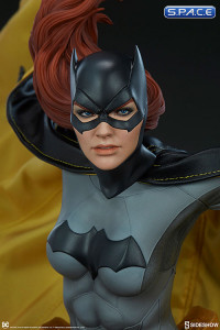 Batgirl Premium Format Figure (DC Comics)