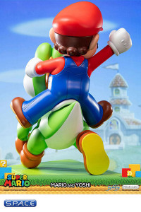 Mario & Yoshi Statue (Super Mario)