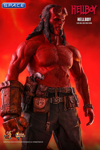 1/6 Scale Hellboy Movie Masterpiece MMS527 (Hellboy)