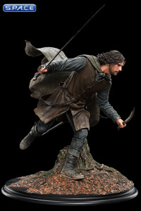 Aragorn at Amon Hen Statue (Lord of the Rings)